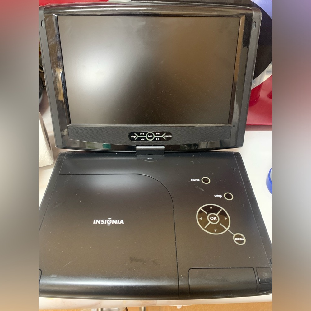 Insignia portable DVD player